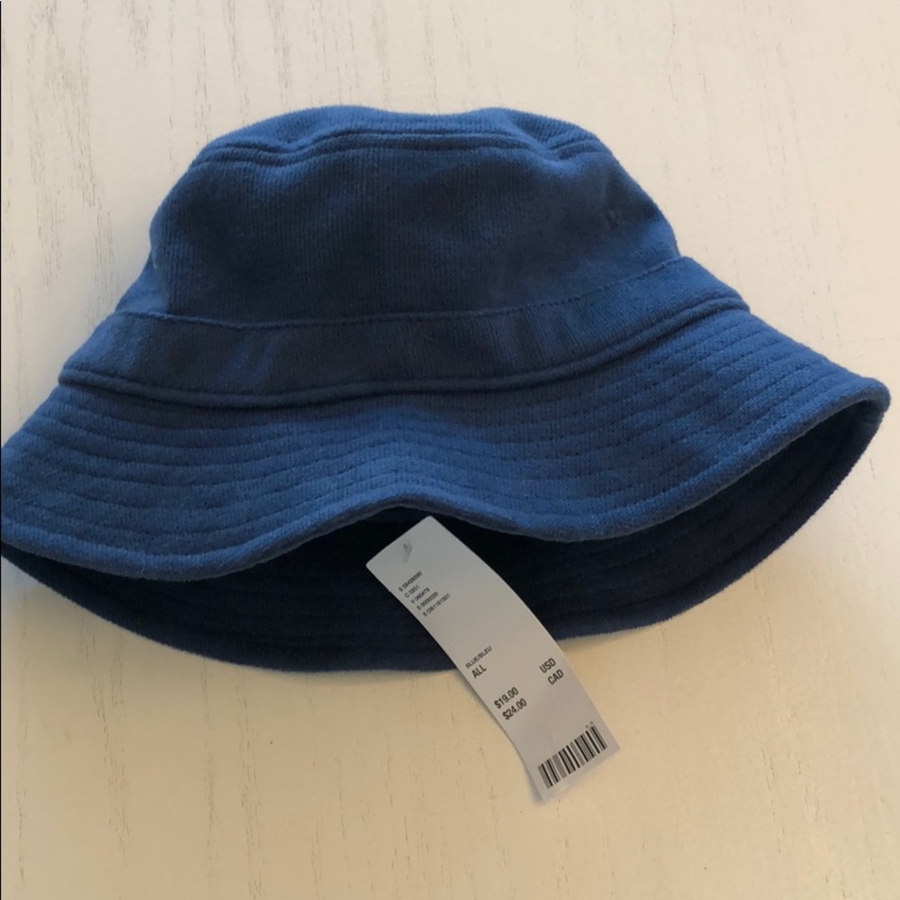 urban outfitters bucket hat nwt